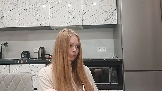 Watch KarinaBestie live on EroticFlix - High definition streams