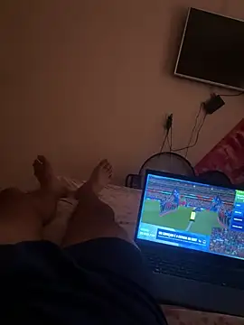 Roinuj098 webcam