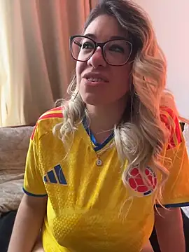 Watch salomesweet13 live on EroticFlix - High definition streams