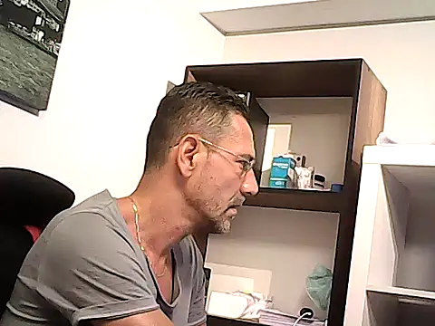 mastercharisma35 (Ask my age) - like tips pls. ı stand up for you.. okey