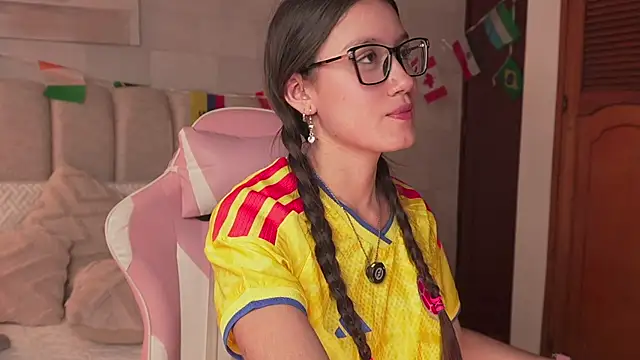 Watch Alanna-Rosse live on EroticFlix - High definition streams