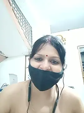 Watch ZOYA-STRIP live on EroticFlix - High definition streams