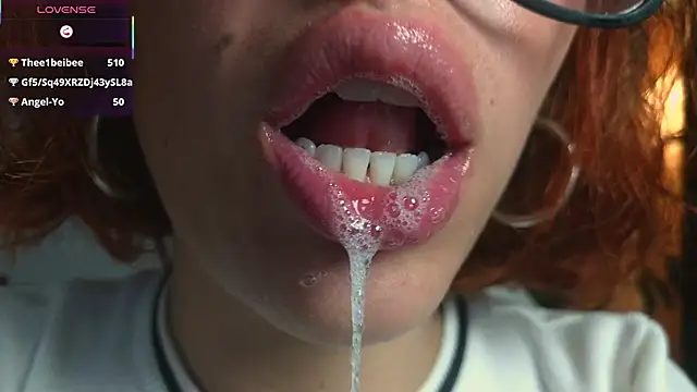 bri_von_dhara__ webcam