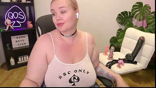 MargotGrey webcam