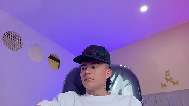 Nascary_Fox webcam