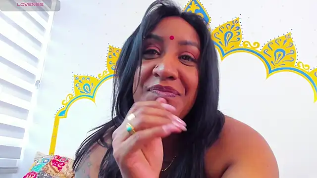 LadyNahir webcam
