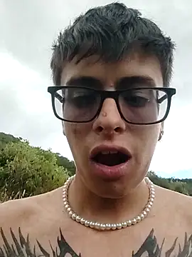 cuervo_maniaco (M young) - Cum public nude Ricky walk