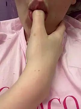 juicygamess (F teen) - Show anal hole