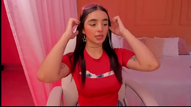 abriil_cutee (F young) - show tits