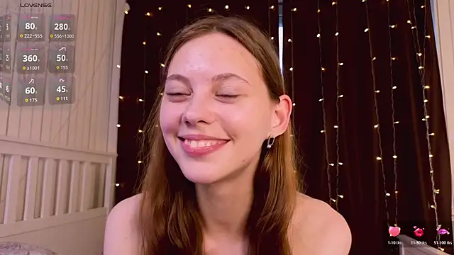 harriettkitty (F teen) - STRADDLE ON PILLOW WITH VIBRATOR