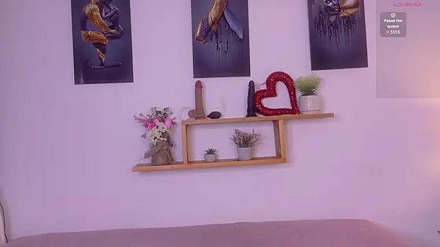 sophia_brunette_02 (F young) - one finger in my pussy