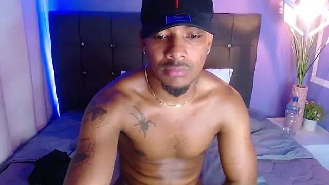 ethan_jons (M young) - NUDES AND KISSES 😘😘