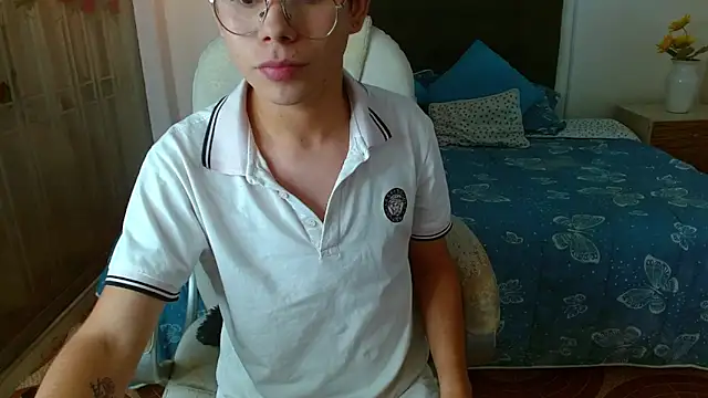 jack__tomas (M twink) - naked finger ass