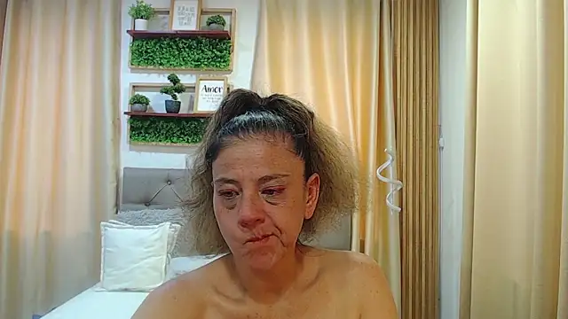 Watch sasi_luna live on EroticFlix - High definition streams