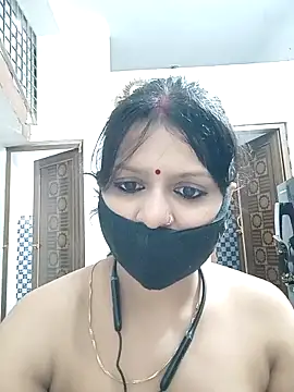 Watch ZOYA-STRIP live on EroticFlix - High definition streams