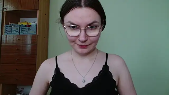 Watch LooveELLYx live on EroticFlix - High definition streams