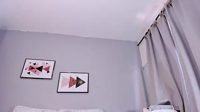 Watch PauleteW10 live on EroticFlix - High definition streams