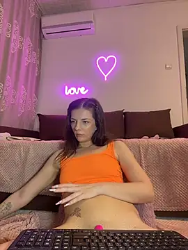 sabrinedivinee - Sabrinedivinee's free webcam - UK Sex Cams