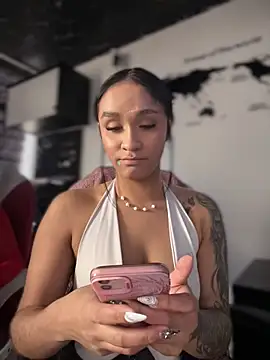 isabella-teen (Ask my age) - Flash Tits🍒