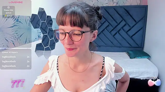 Valery_More__ Live Webcam on Stripchat