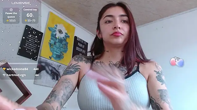 ZoeBakers_ live cam on StripChat