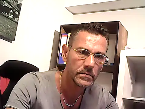 mastercharisma35 (Ask my age) - like tips pls. ı stand up for you.. okey