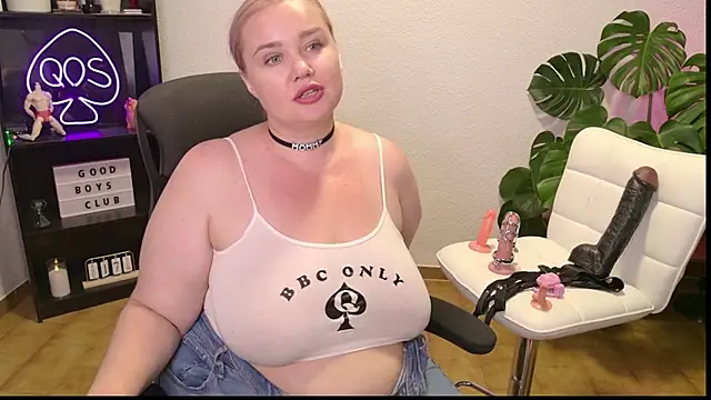 MargotGrey webcam