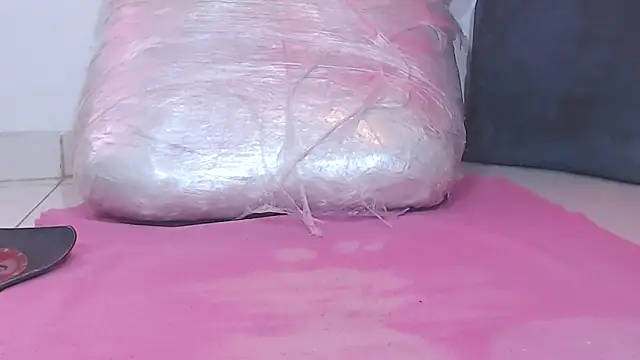 SexyMilfH webcam
