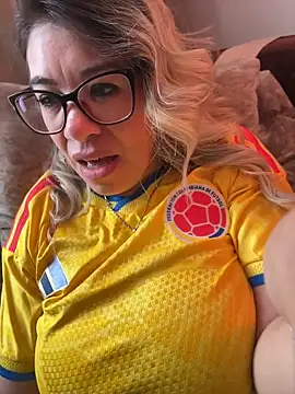 Watch salomesweet13 live on EroticFlix - High definition streams