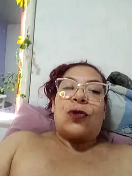 Scarlet_curly8a webcam