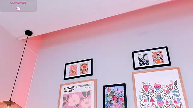 Tiffany_Low webcam
