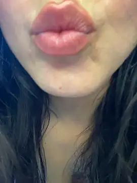 White-Petite live sex cam