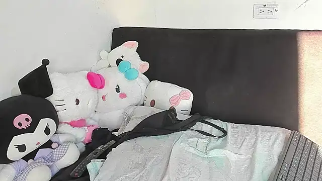 eirlysx (F teen) - play pussy