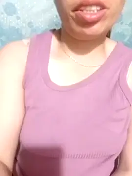 Gummiesu live cam on StripChat