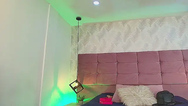 Watch CelesteNeirafg live on EroticFlix - High definition streams