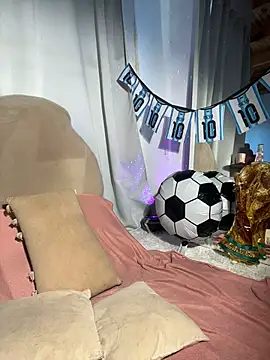 MiaFoxie_