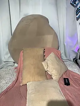 MiaFoxie_ webcam