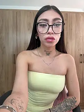 Watch Bonny_Eva live on EroticFlix - High definition streams