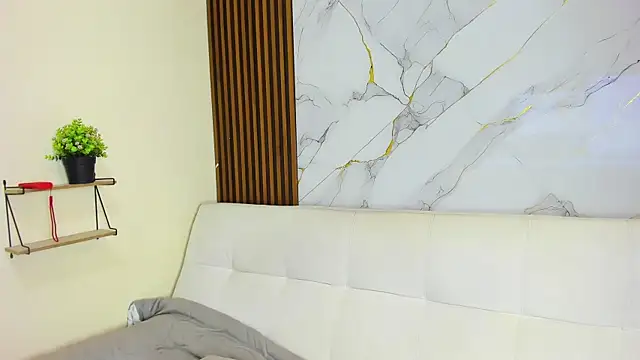 Watch Zoe_Queens live on EroticFlix - High definition streams