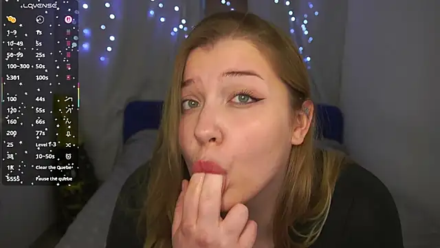 CuteSharloti webcam