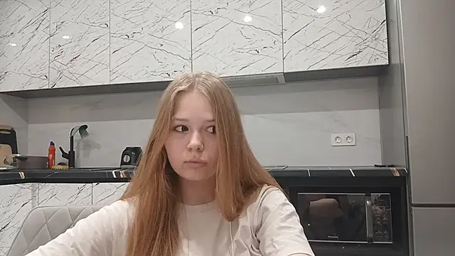KarinaBestie webcam