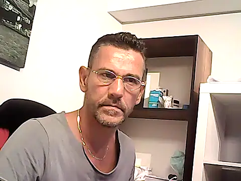 mastercharisma35 (Ask my age) - like tips pls. ı stand up for you.. okey