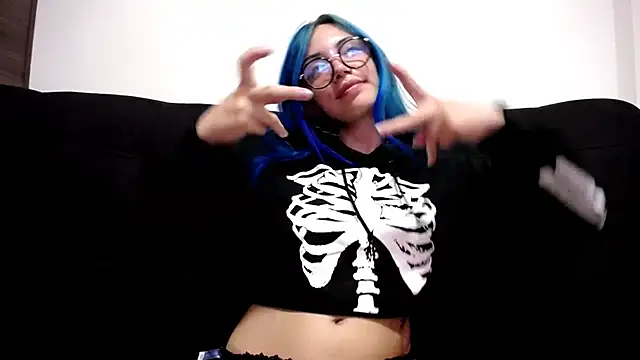 Modella: MARIANADIRTY