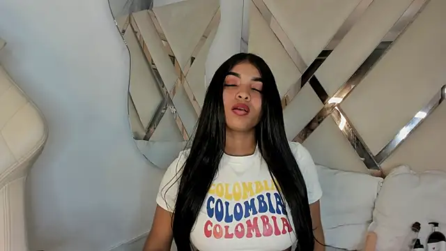 Watch honeyhtx live on EroticFlix - High definition streams