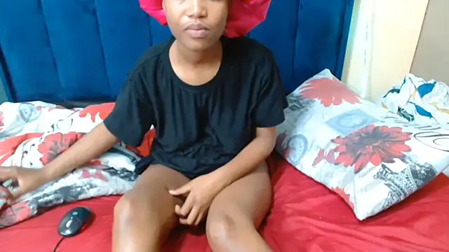 HotCreamyTea webcam