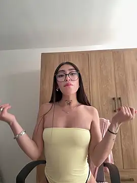 Watch Bonny_Eva live on EroticFlix - High definition streams