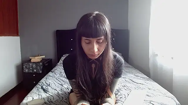 emilia_1995 - Emilia_1995's free webcam - UK Sex Cams