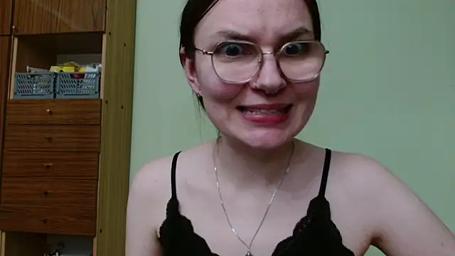 LooveELLYx webcam