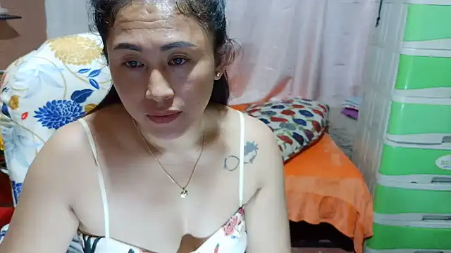 Filipina_Desire live cam on StripChat