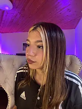 Isabella18_pink webcam